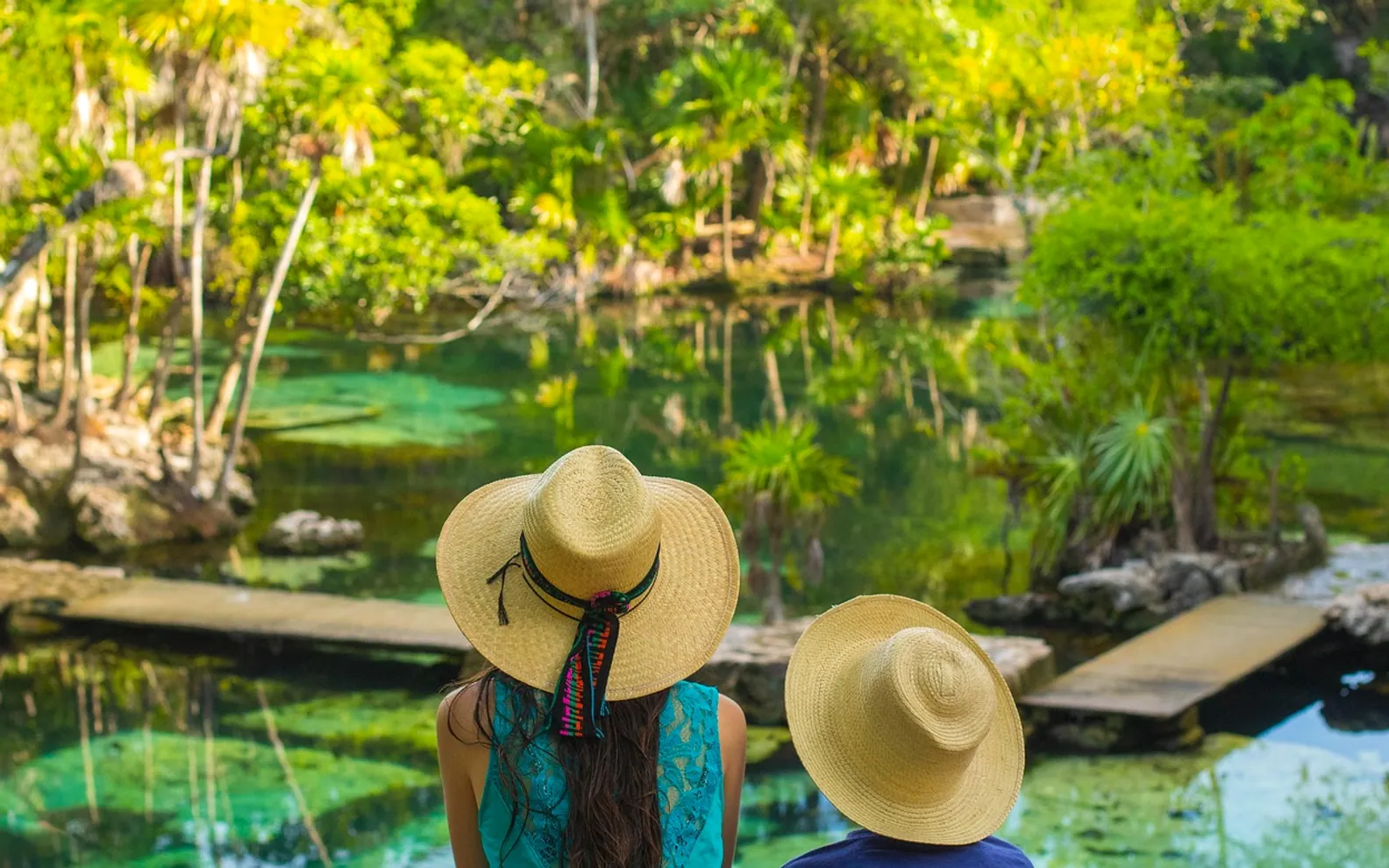 Cancun, cenote and adventure